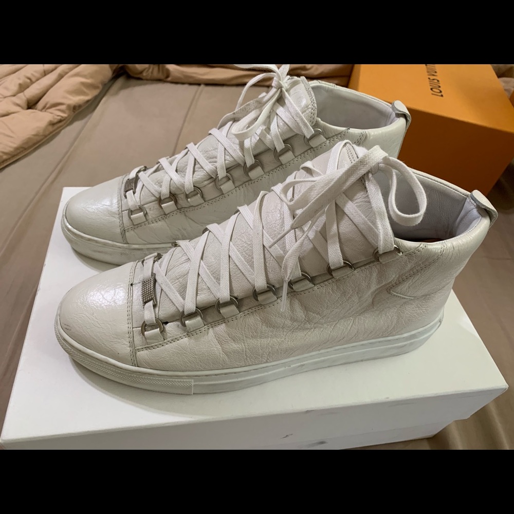 Balenciaga men’s size 42